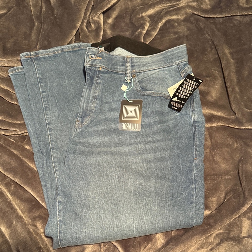 LuLaRoe 90’s Relaxed Jeans in Classic Blue